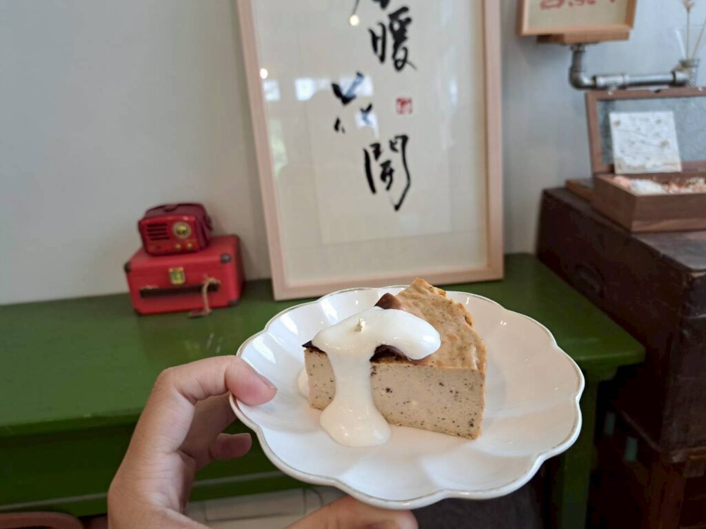  DM CAFE 台中網美咖啡廳，搖擺小山丘