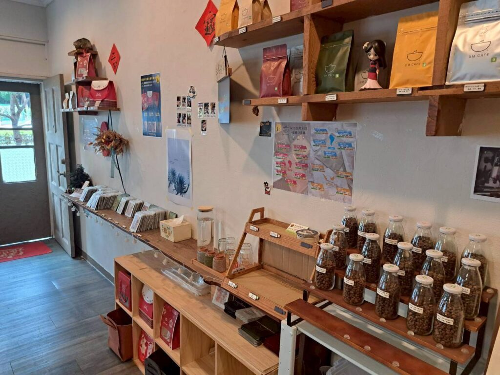  DM CAFE 台中西區咖啡廳，店內空間與氛圍