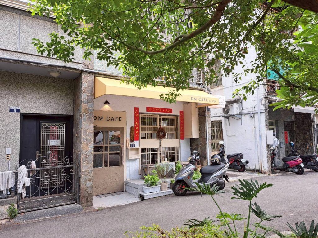 台中西區咖啡廳，店門口照片