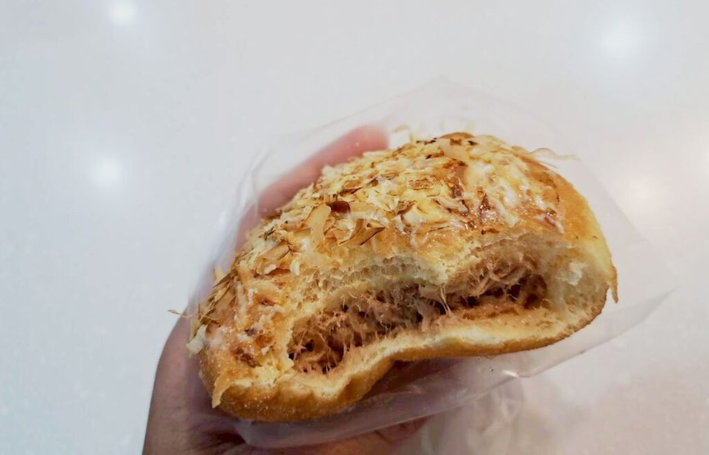  台中太平美食 推薦，日式鮪魚鹹口味甜甜圈