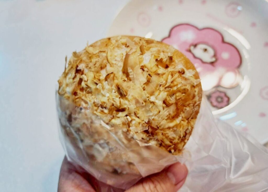  台中太平美食 推薦，日式鮪魚鹹口味甜甜圈