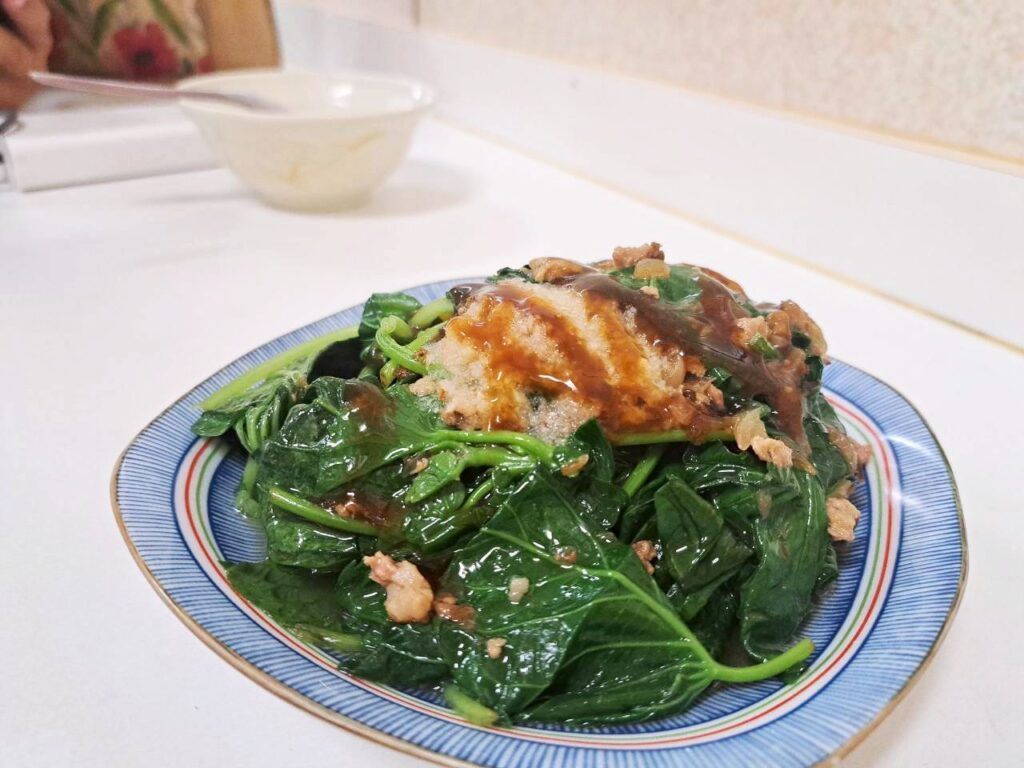  溪湖美食 推薦，必點推薦 魷魚肉焿飯或肉焿麵，湯頭順口不膩，。