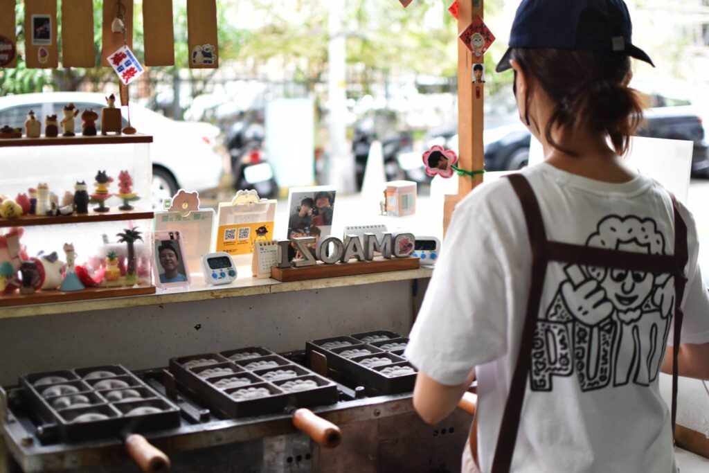 貓子雞蛋糕 闆娘現烤過程，手作甜點香氣十足