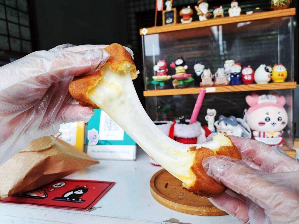 貓子雞蛋糕 牽絲起司口味，鹹香現烤必吃