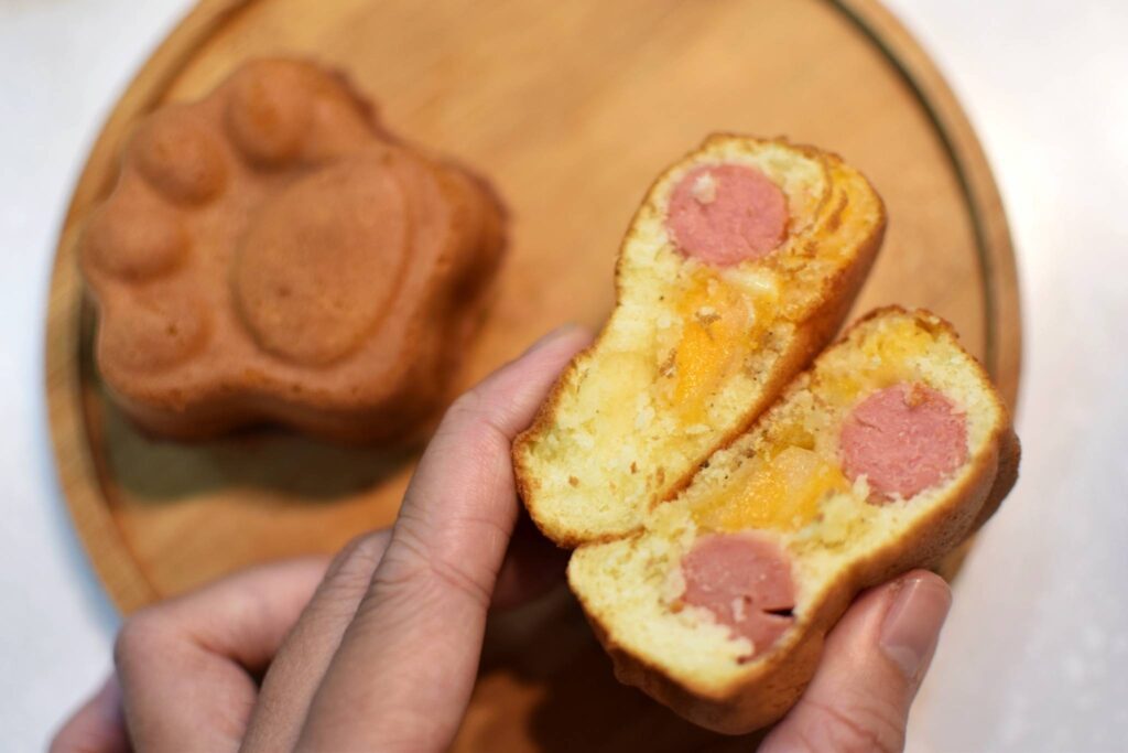 貓子雞蛋糕 起司熱狗口味，鹹香特別限定