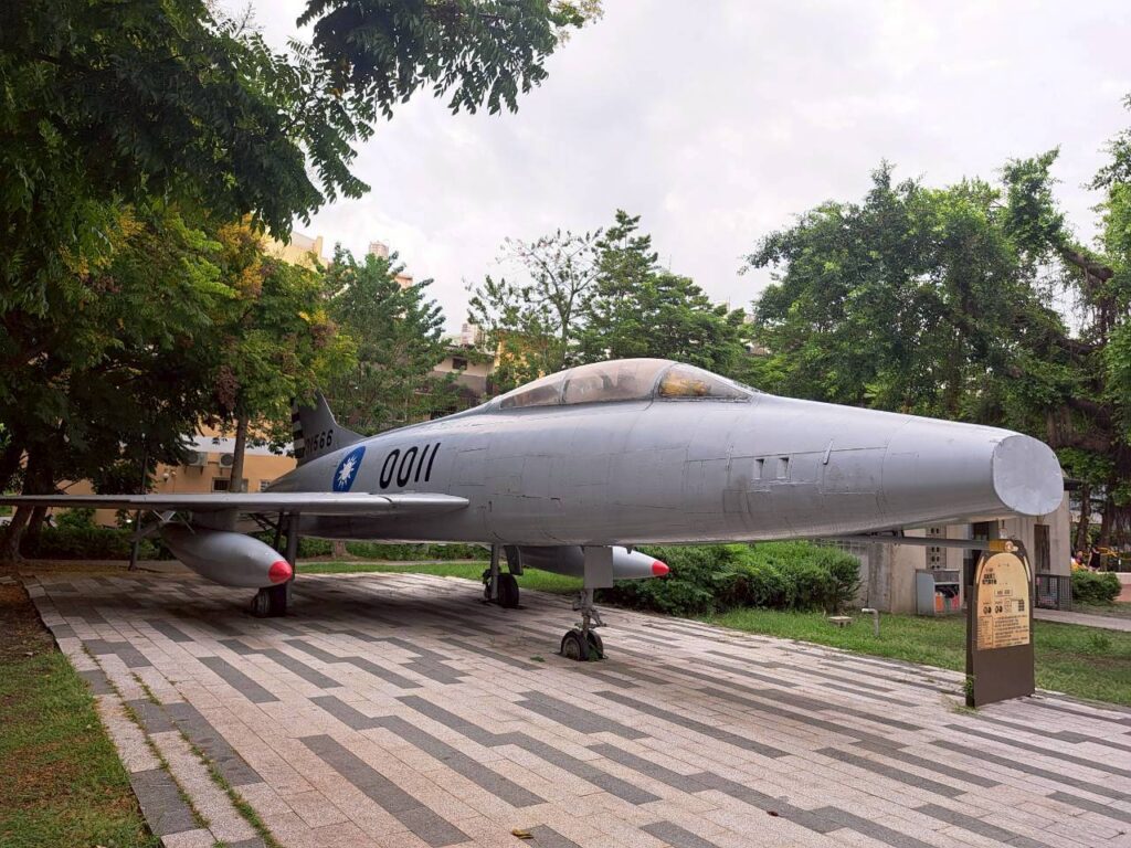  彰化親子景點 ｜溪湖軍機公園假日親子同遊，寓教於樂的免費景點
