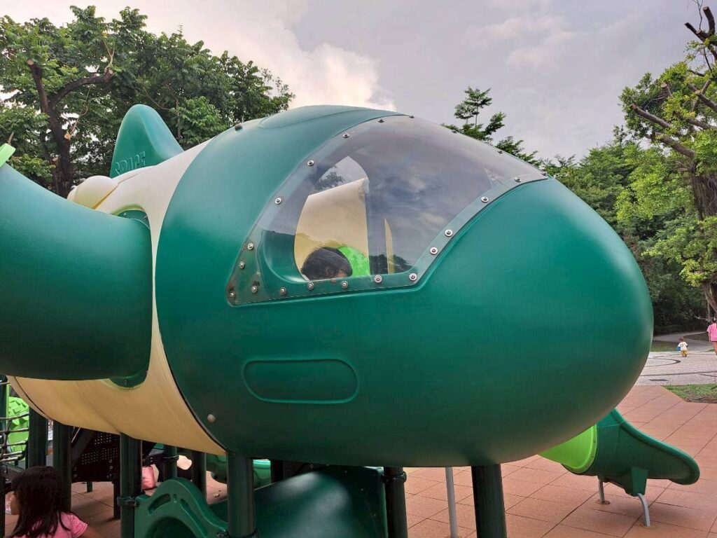 彰化親子景點｜溪湖軍機公園飛機主題遊樂設施