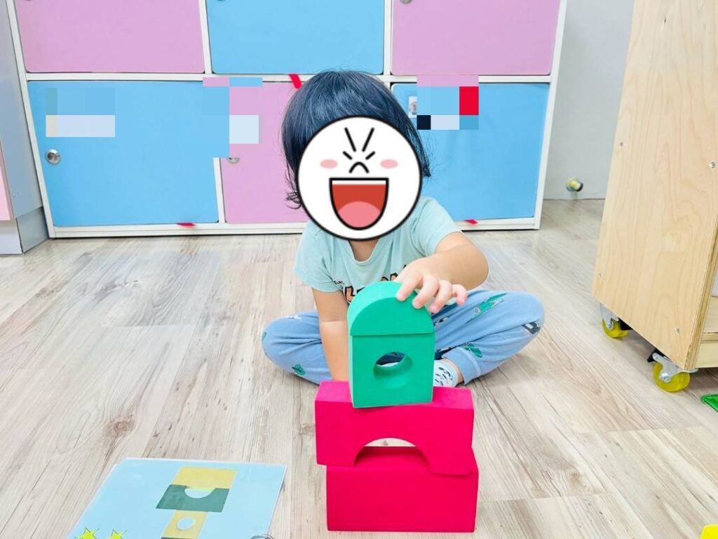  幼幼班心得 ，幼稚園幼幼班上滿一學期的心得與分享，老師教案、課程設計用心。