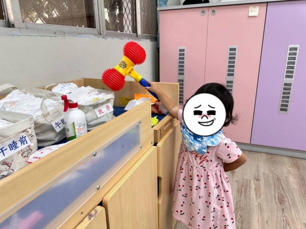  幼幼班心得 ，幼稚園幼幼班上滿一學期的心得與分享，老師教案、課程設計用心。