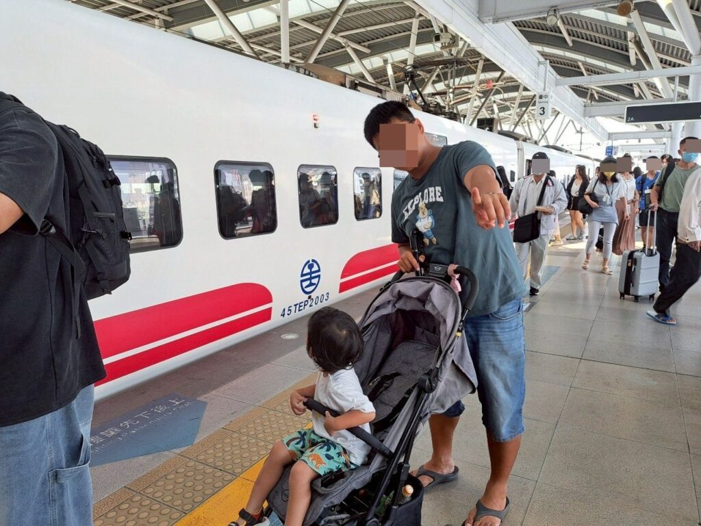 帶小孩搭大眾運輸 一歲以上小孩搭大眾運輸心得