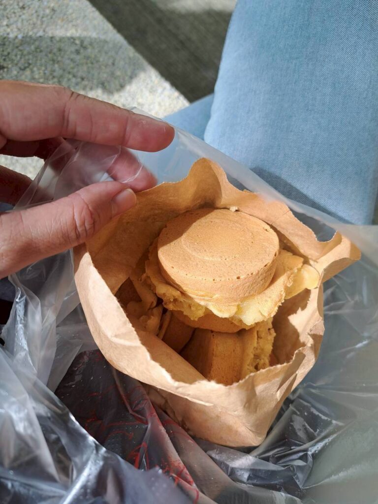 向上市場美食 台中西區美食 下午茶推薦！民生北路排隊名店 無名紅豆餅