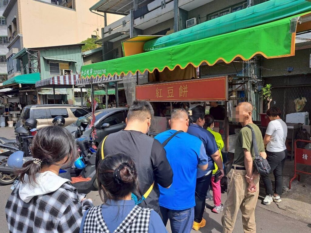 向上市場美食 台中西區美食 下午茶推薦！民生北路排隊名店 無名紅豆餅