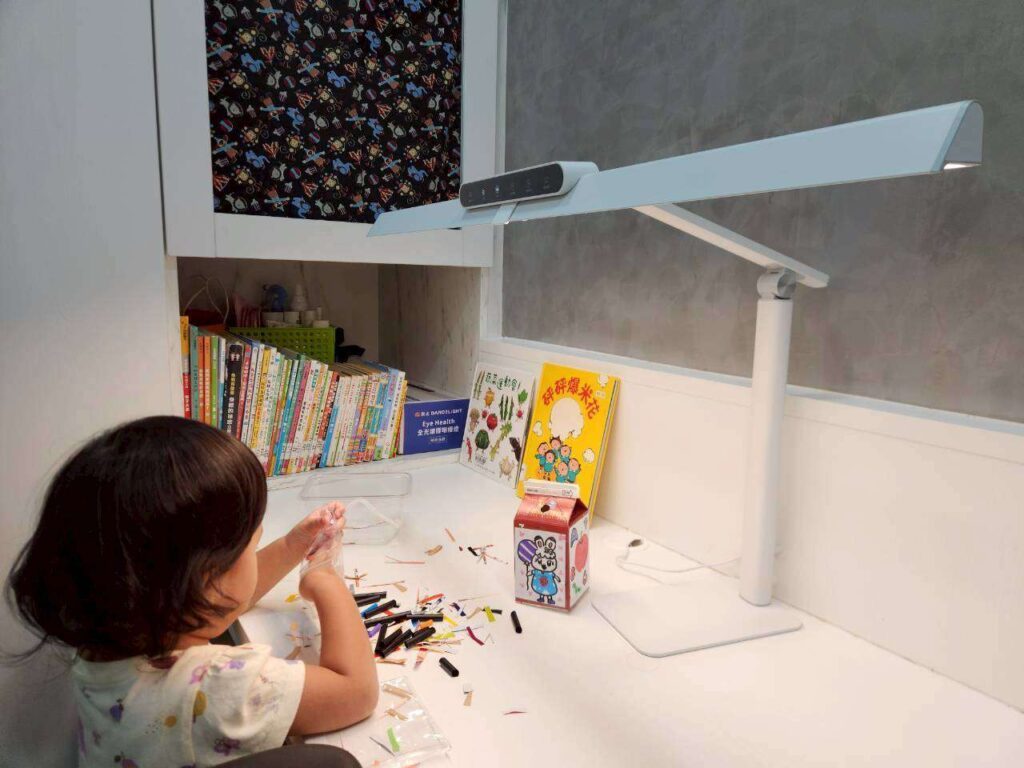 護眼檯燈推薦 舞光 Eye Health 全光譜護眼檯燈 