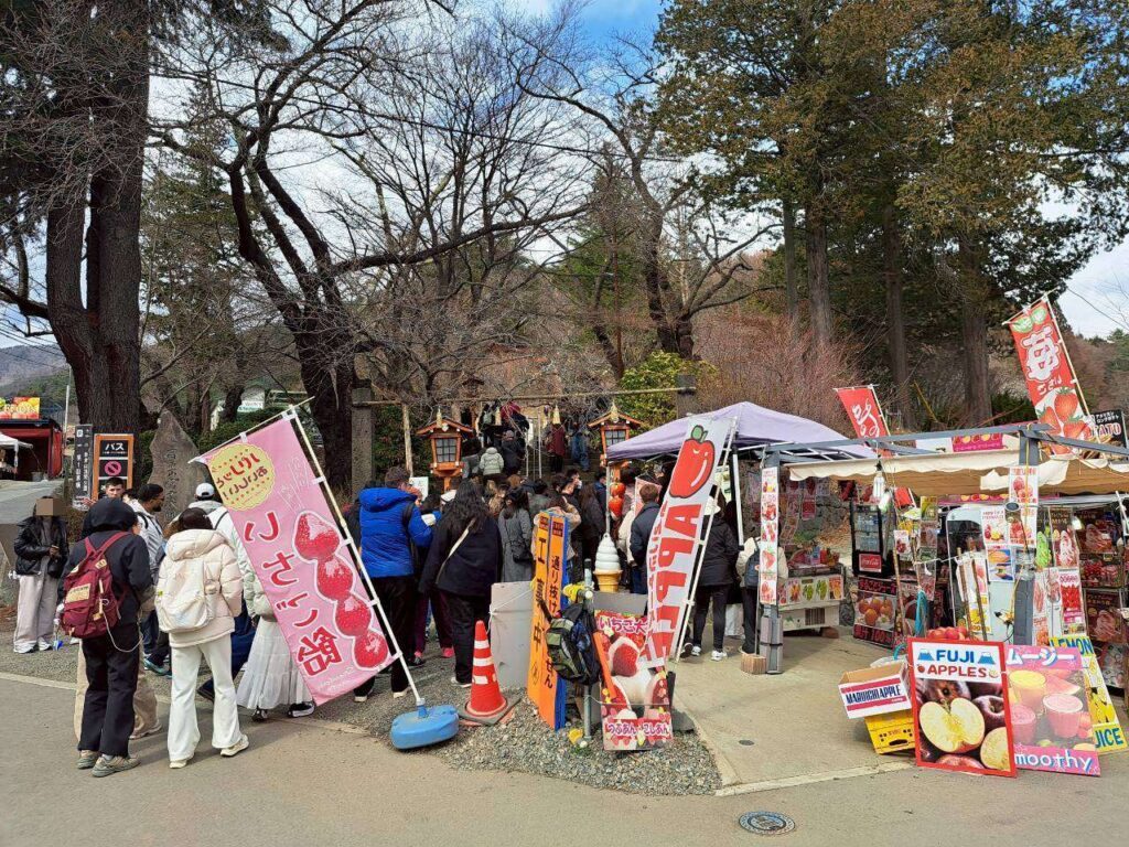  KKDAY 富士山一日遊 心得，新倉山淺間公園階梯挑戰，帶小孩登高遠望富士山與五重塔