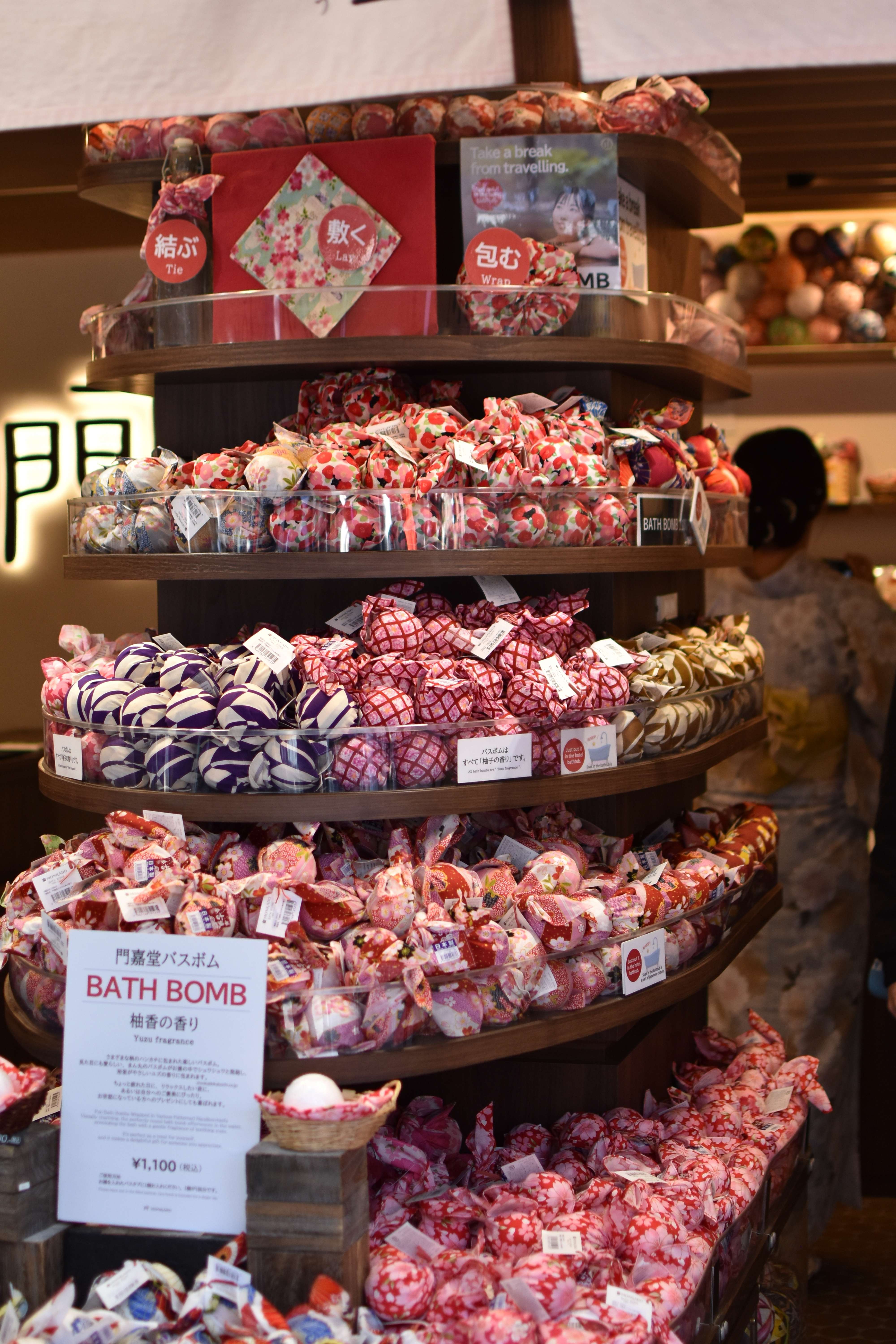 和服體驗 分享，在東京親子自由行中安排了到江戶和裝工房雅 淺草雅 旗艦店進行淺草和服體驗