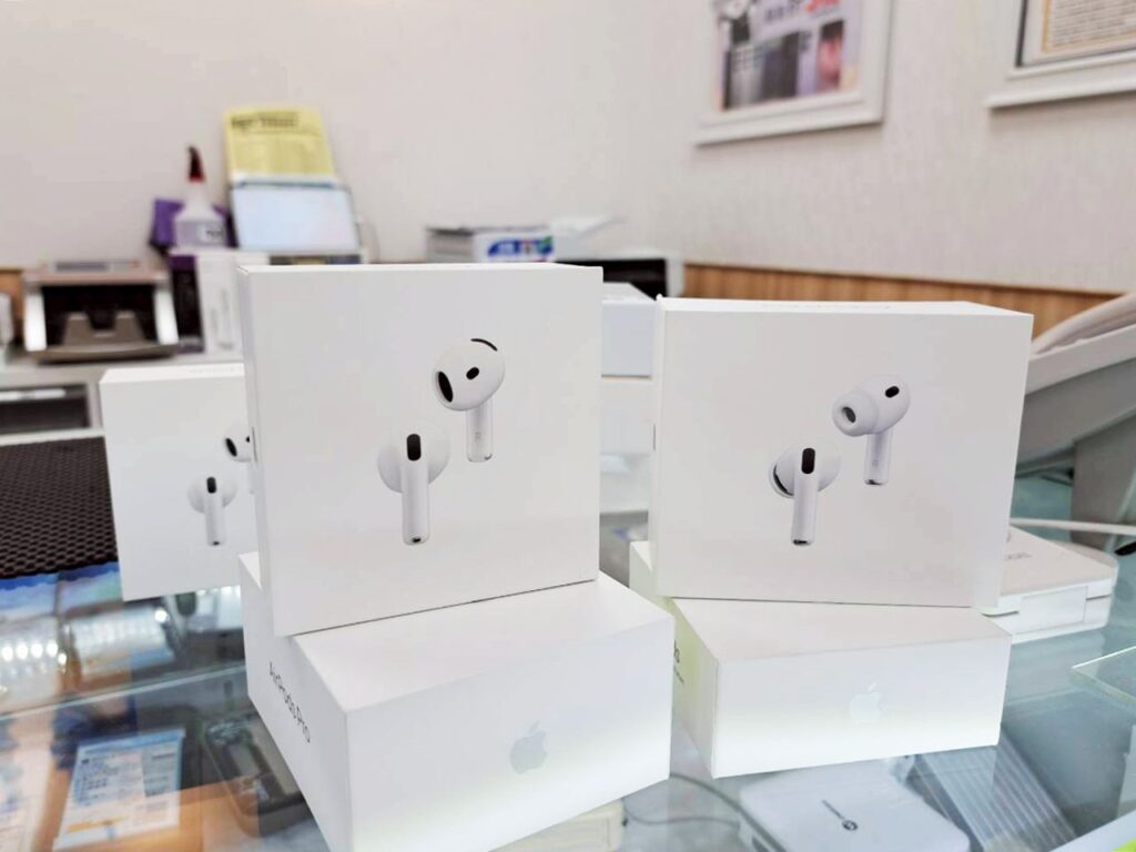 傑昇通信AirPods 藍牙耳機 展示櫃，原廠與熱門款式一覽