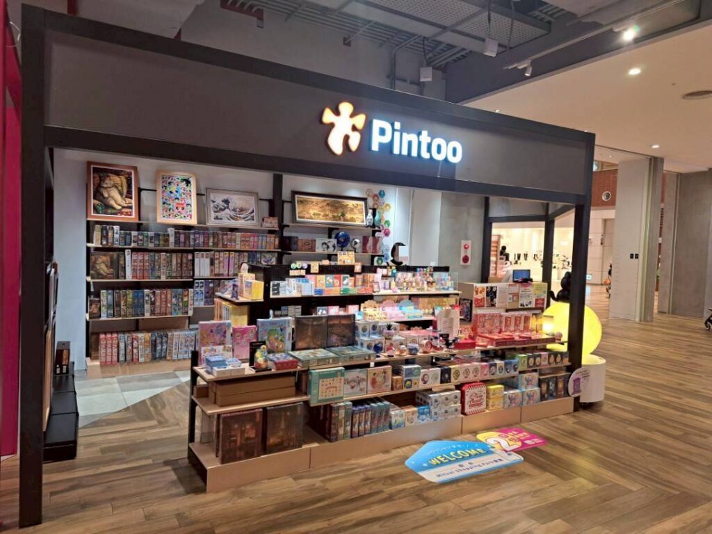 台中親子景點 推薦台中Lalaport南館免費遊戲區，遊戲區寬敞好玩，同層樓還有多樣孩子大人都喜歡的美食、小點心！