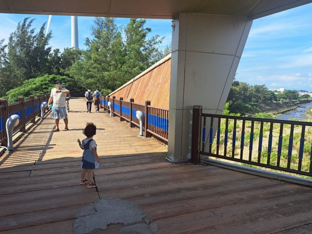 龍鳳漁港彩虹橋 風跡沙灘 龍鳳沙灘