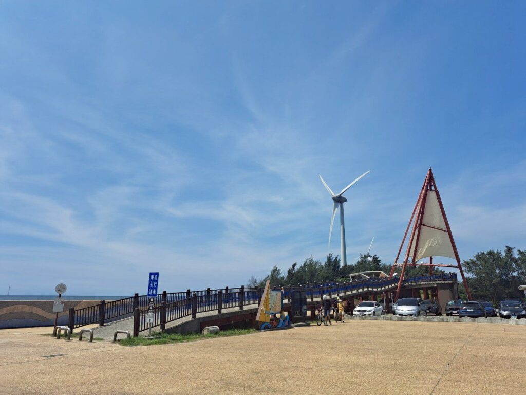 龍鳳漁港彩虹橋 風跡沙灘 龍鳳沙灘