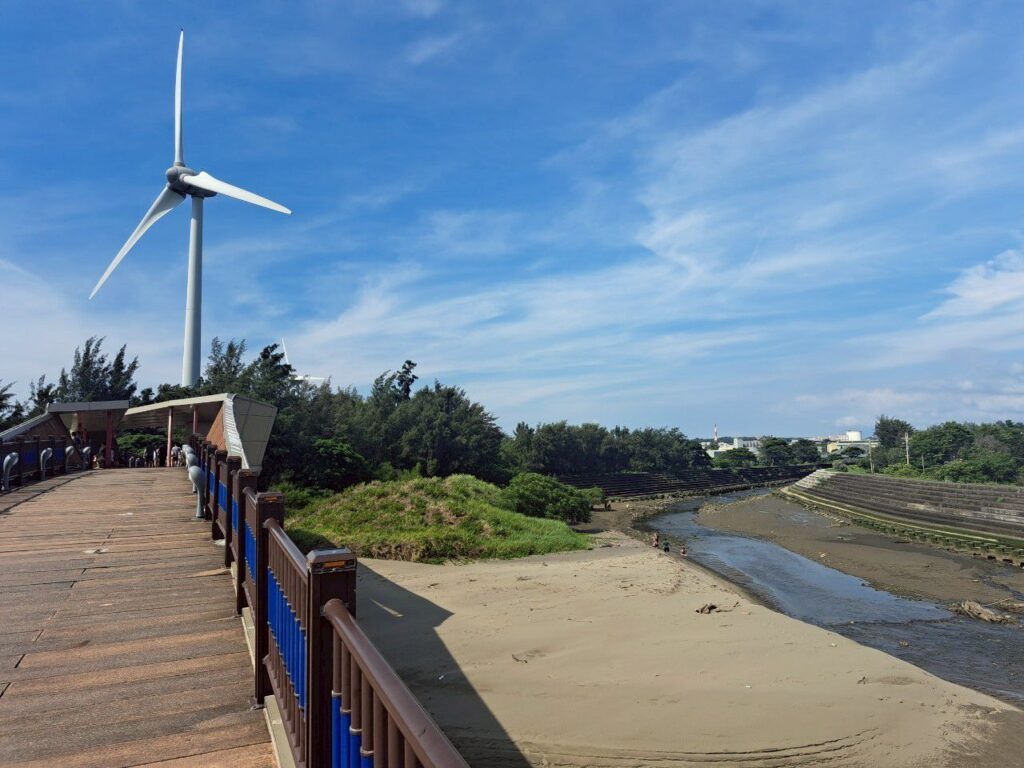 龍鳳漁港彩虹橋 風跡沙灘 龍鳳沙灘