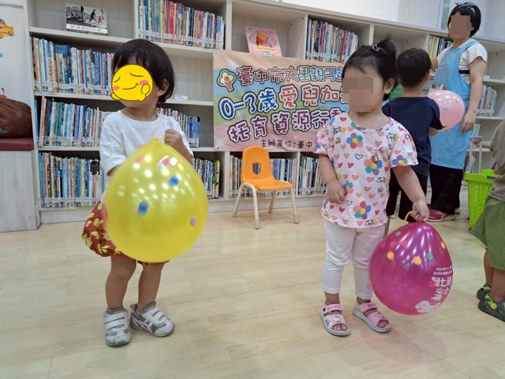 台中親子活動 大里親子館行動車